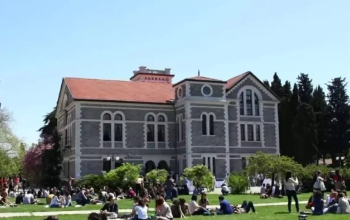 Boğaziçi Üniversitesinde intihar eden Ayberk K. kim, 15 yaşındaki kız kim, adı ne?