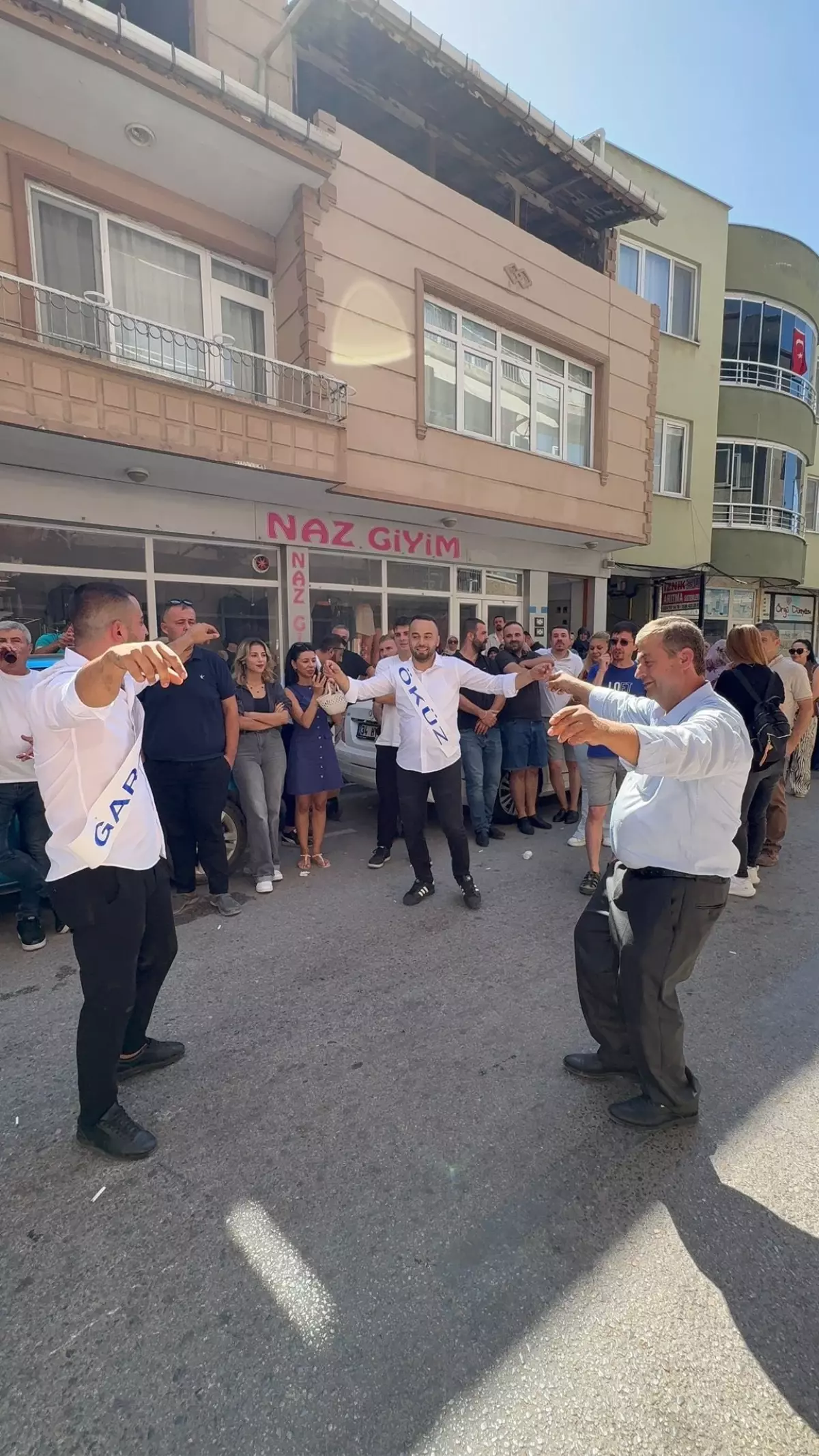 İznik'te Geleneksel Damat İşkencesiyle Eğlenceli Düğün Töreni
