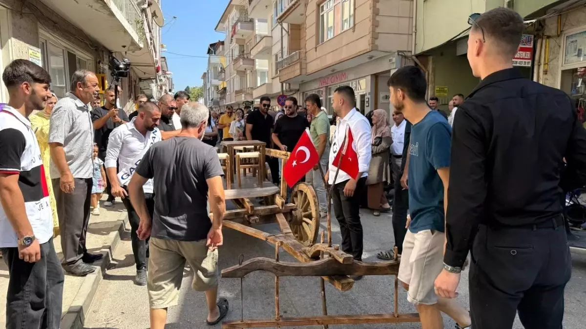 İznik'te İlginç Düğün Geleneği: Damat ve Sadıç Öküz Arabasında