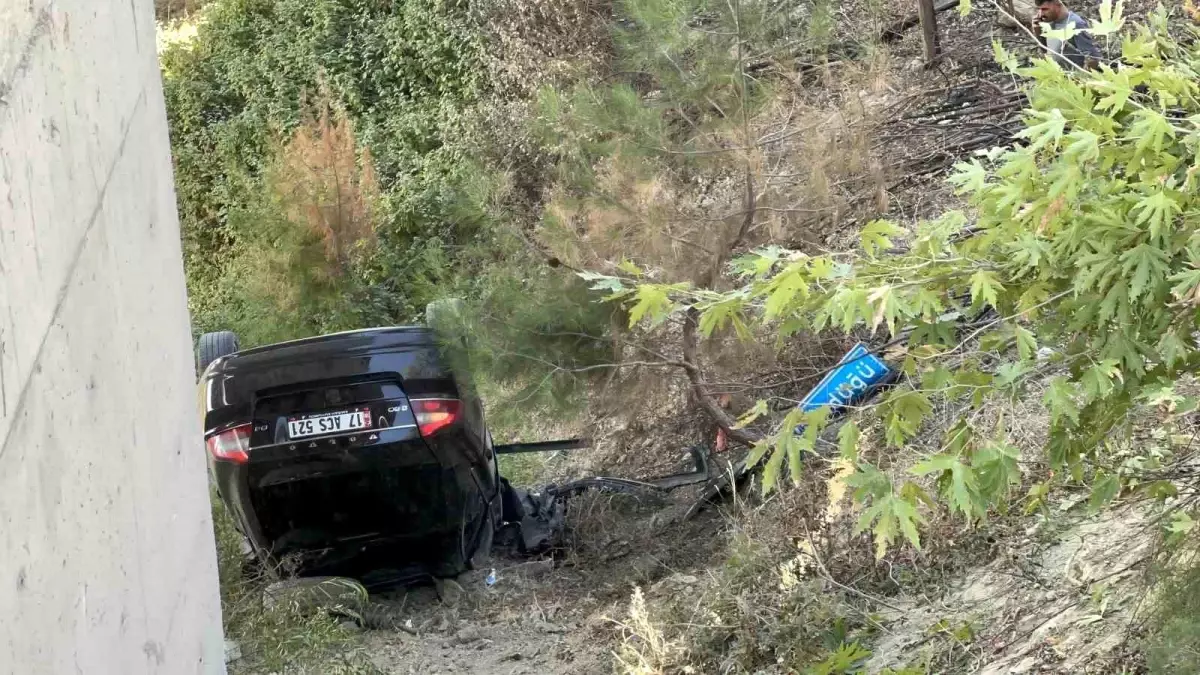 Çanakkale'de Otomobil Viyadükten Uçtu: 3 Yaralı