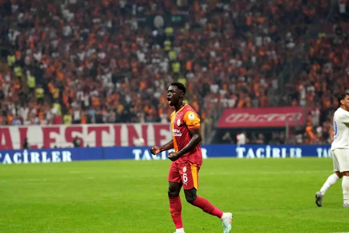 Davinson Sanchez, Galatasaray'a Tarihi Golle Katkıda Bulundu
