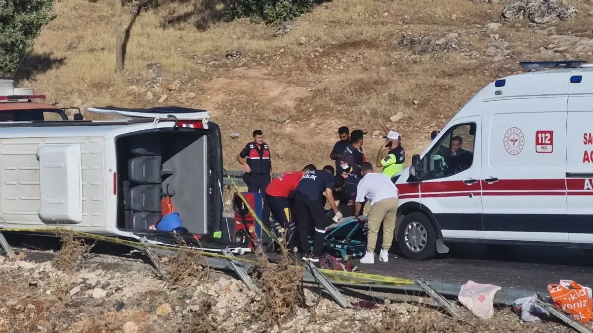 Diyarbakır'da Minibüs Devrildi: 1 Ölü, 16 Yaralı