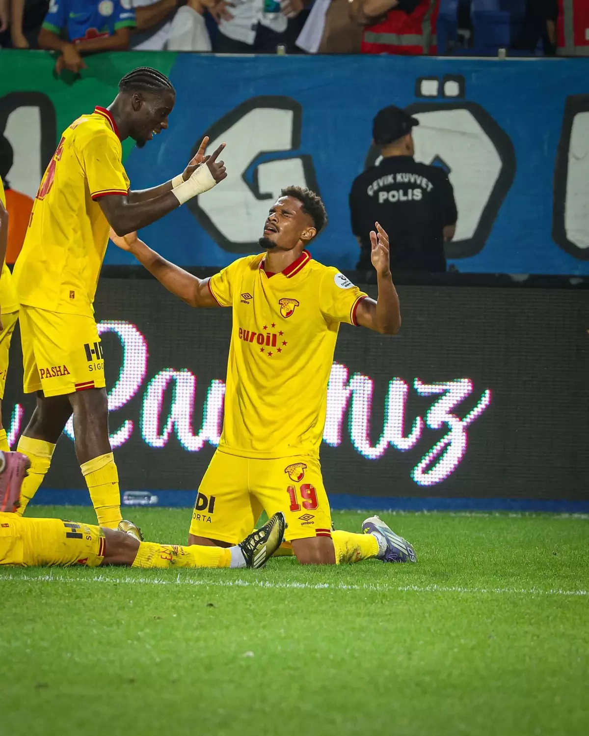 Göztepe, Konyaspor ile Beraberlikte Galibiyeti Kaçırdı