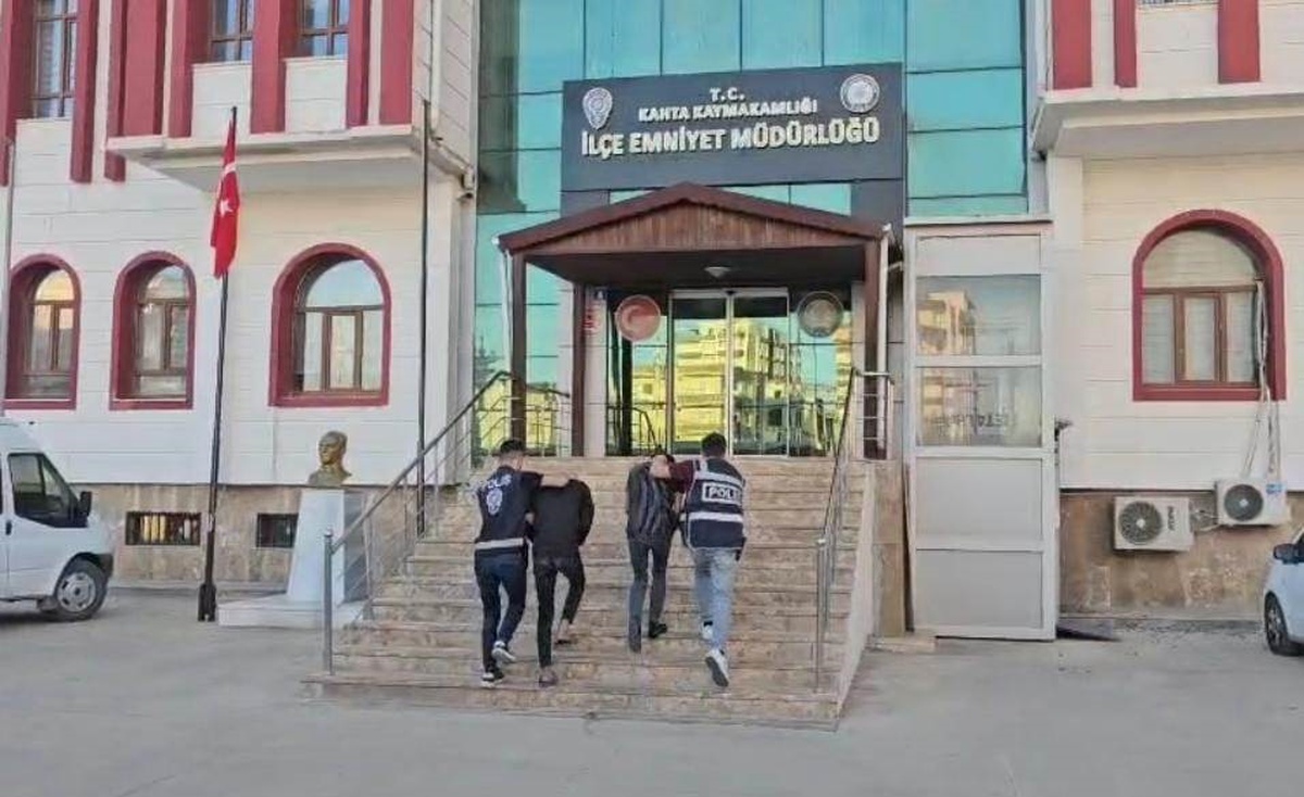 Husumet Kurbanı Suriyeli Genç Bıçaklandı