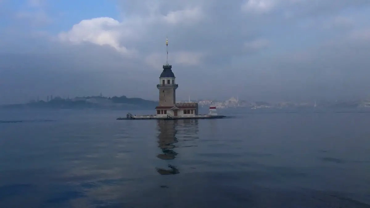 İstanbul Boğazı'nda Sis Etkili, Görüş Mesafesi Düşüyor