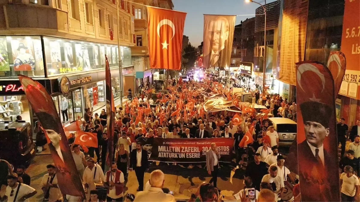 Küçükçekmece'de 30 Ağustos Zafer Bayramı Coşkuyla Kutlandı