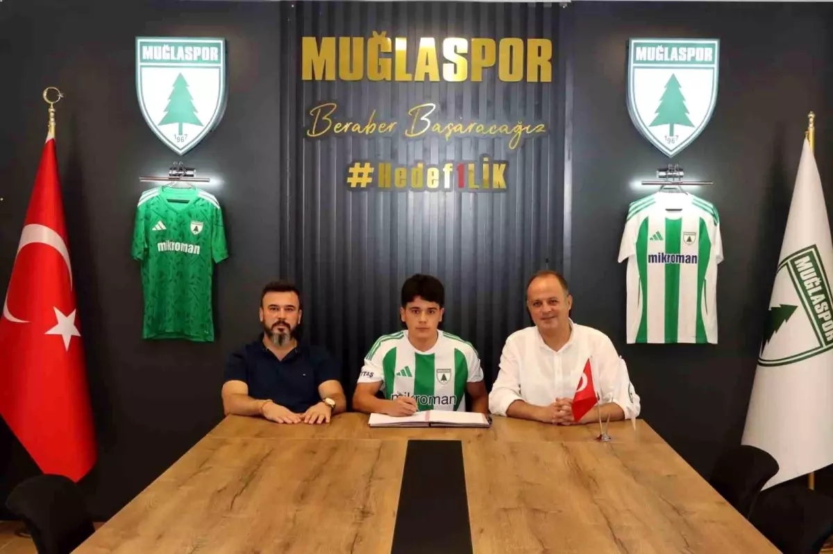 Muğlaspor, Altyapıdan Gelen Genç Yetenek Emre Şimşek'i A Takıma Aldı