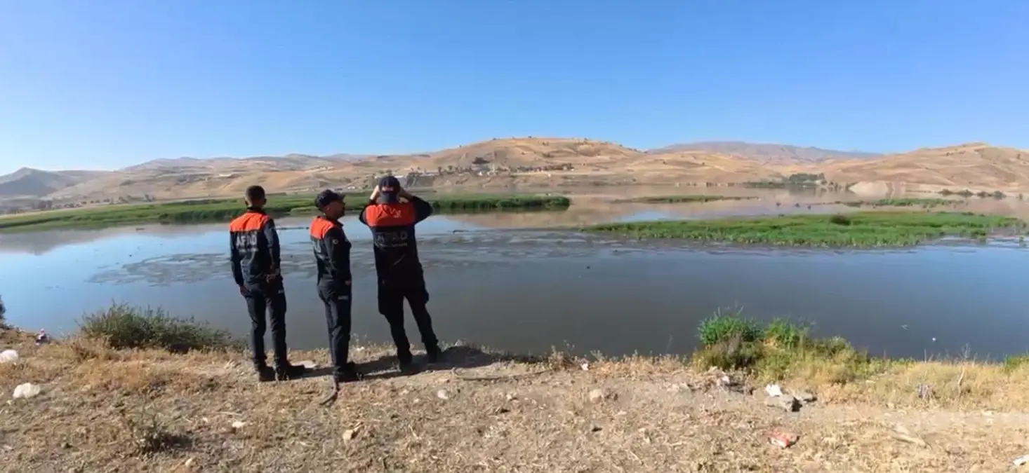 Karasu Nehri'ne Uçan Otomobilin Sürücüsü Hayatını Kaybetti