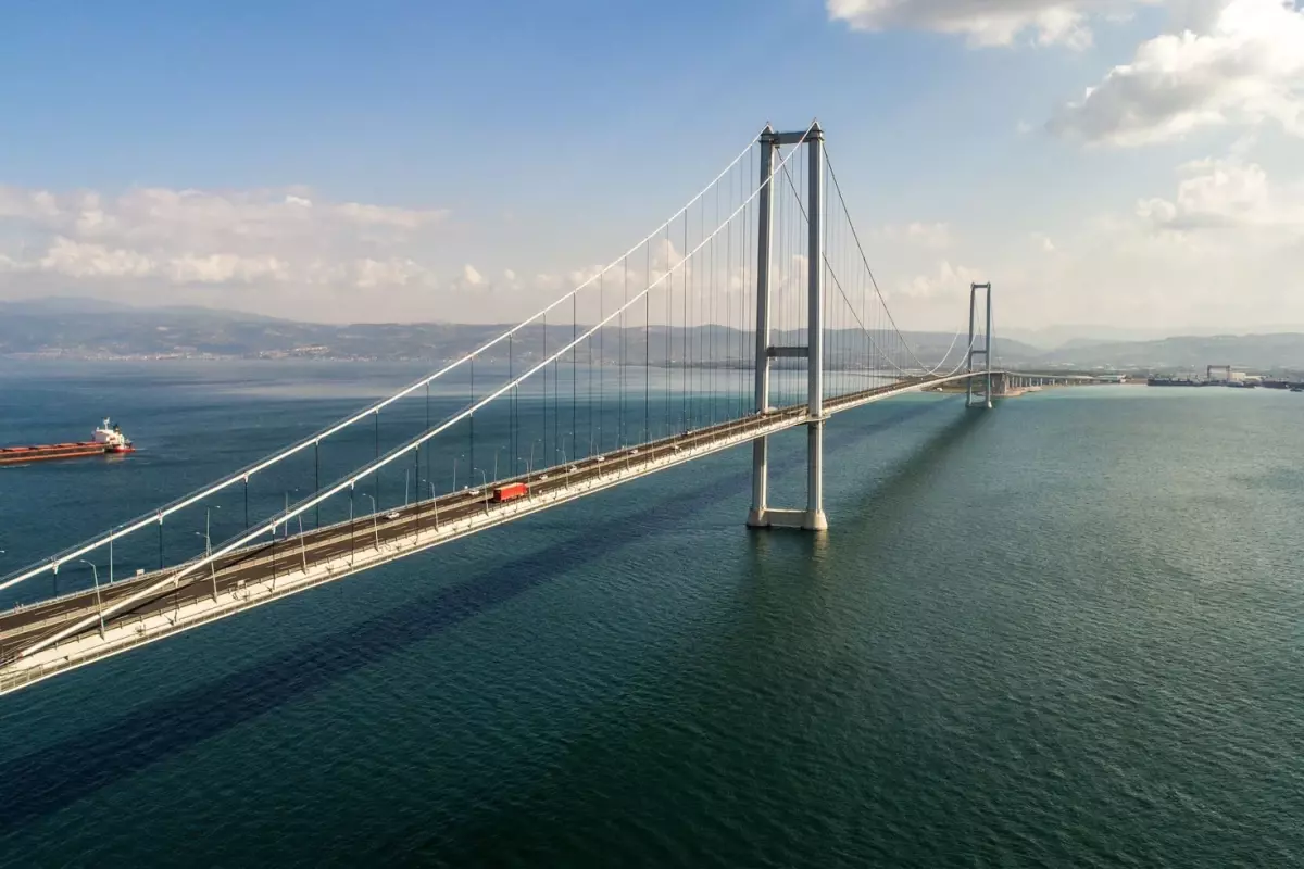 Osmangazi Köprüsü altından 64 metre ve üzeri gemilerin geçişi yasaklandı