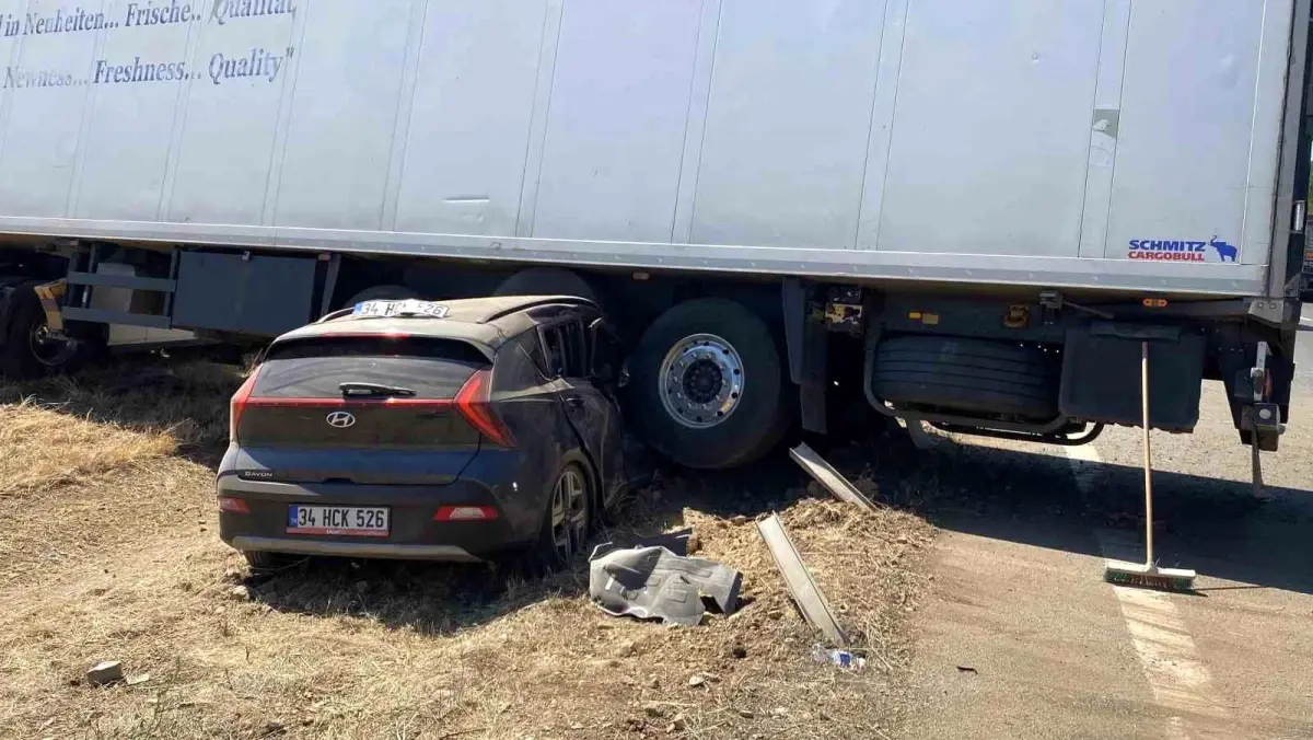 Bolu Anadolu Otoyolu'nda Kaza: Tır Lastiği Patladı, 1 Yaralı