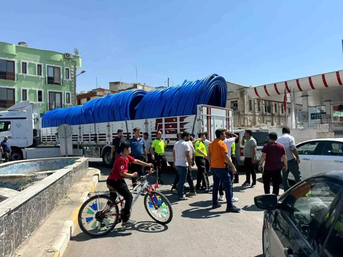 Birecik'te Tırın Otomobile Çarpması Sonrası Kavga: 1 Gözaltı