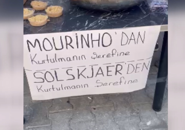 taraftarlar mourinho ve solskjaer in gidisi icin 18997896 7314 m