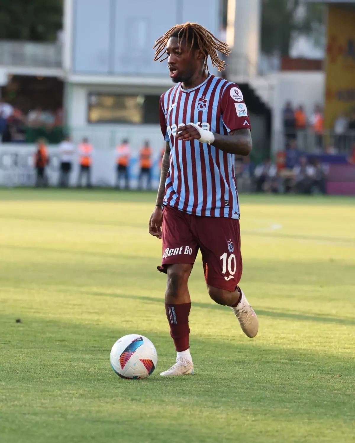 Trabzonspor, Muhammed Cham'ı Slavia Prag'a Kiraladı
