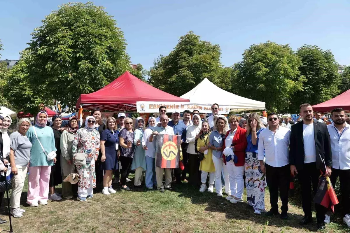 Eskişehir'de AK Parti'nin Kuruluş Yıl Dönümü Pikniği Yoğun İlgi Gördü