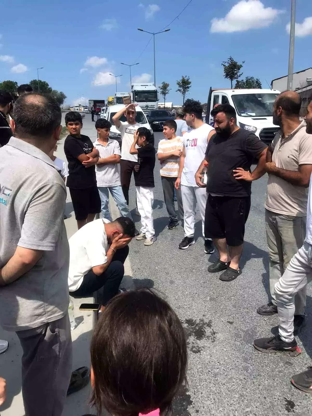 İstanbul'da Minibüs Kaza Yaptı, Bir Kadın Yaralandı