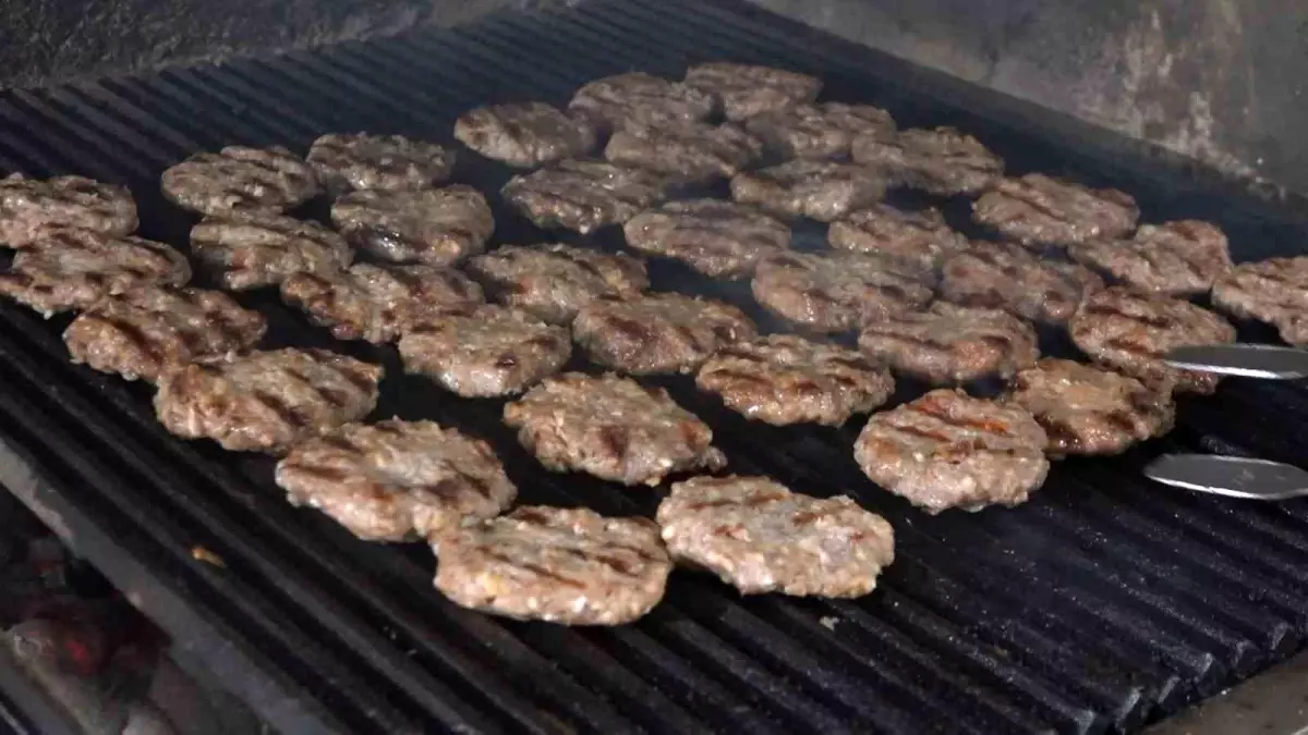 Rize'de Geleneksel Lezzet: Rize Köftesi Restoranı Açıldı