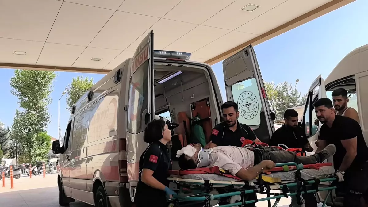 İnegöl'de İnşaatta Düşme Kazası: Bir İşçi Ağır Yaralandı