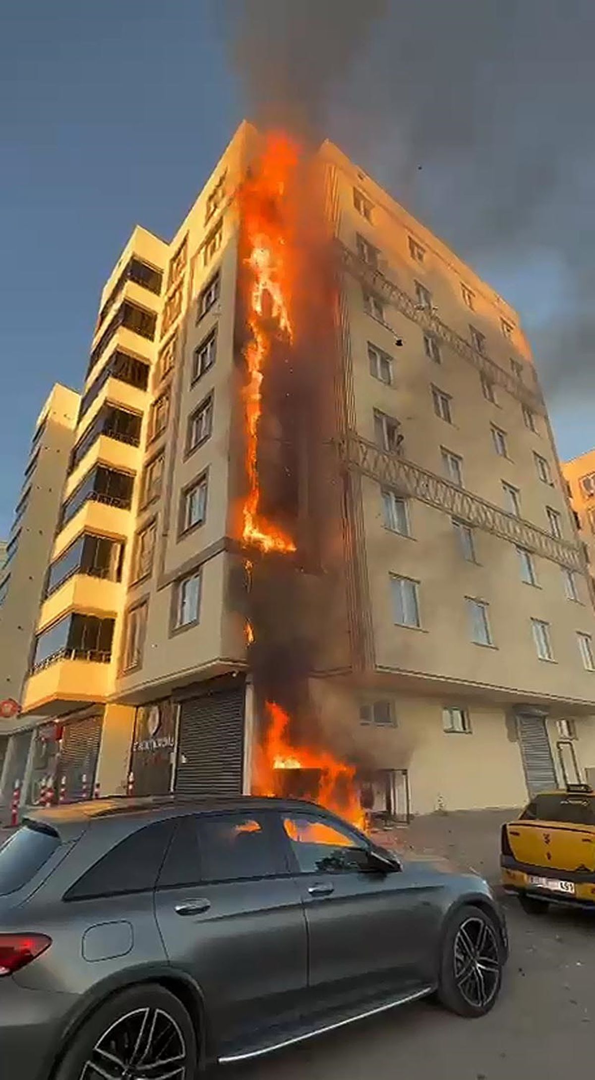 Erzurum'da Yangını Fark Eden Arkadaşlar Tehlikeyi Önledi