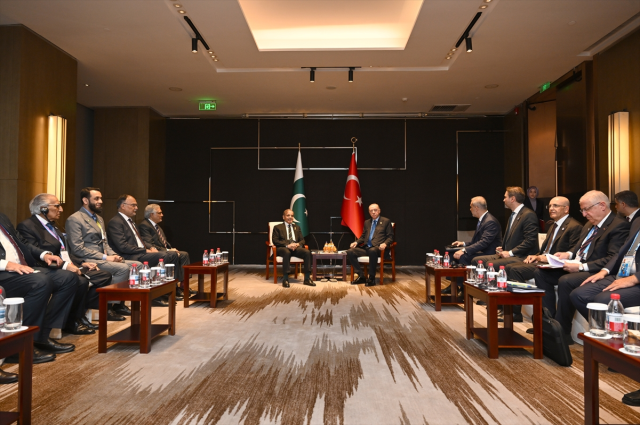 Cumhurbaşkanı Erdoğan Çin'de Pakistan Başbakanı Şerif ile görüştü Cumhurbaşkanı Erdoğan Çin'de Pakistan Başbakanı Şerif ile görüştü