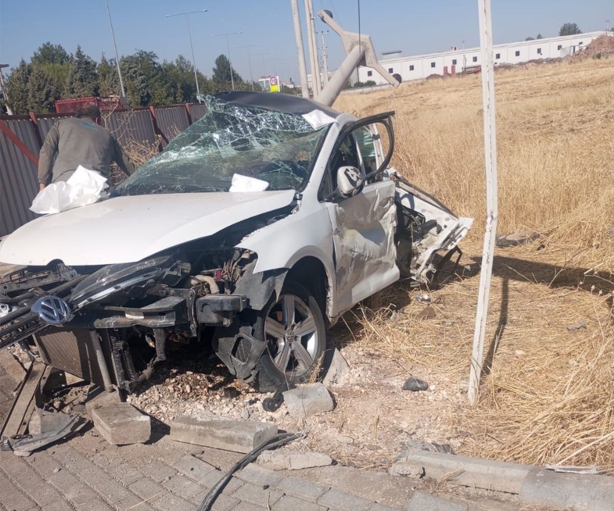 Diyarbakır'da Ehliyetsiz Sürücü Kaza Yaptı: 1 Ölü, 1 Ağır Yaralı