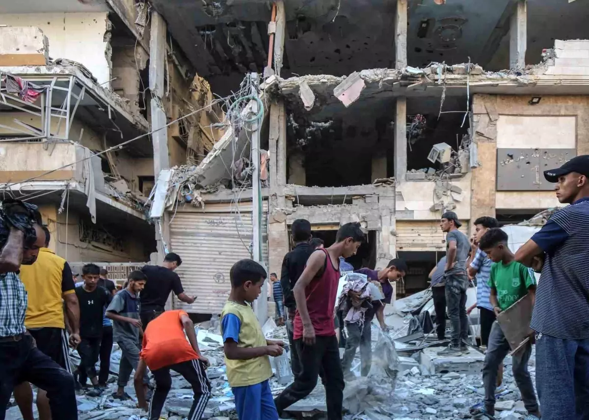 İsrail'in Gazze Saldırıları: Hayatını Kaybedenlerin Sayısı 63 Bin'i Aştı
