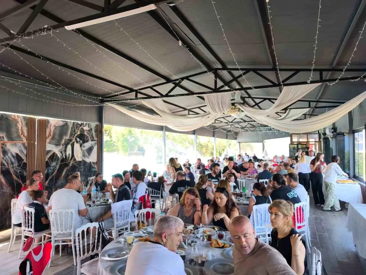 Gemlik Beşiktaşlılar Derneği Geleneksel Kahvaltı Etkinliğini Gerçekleştirdi