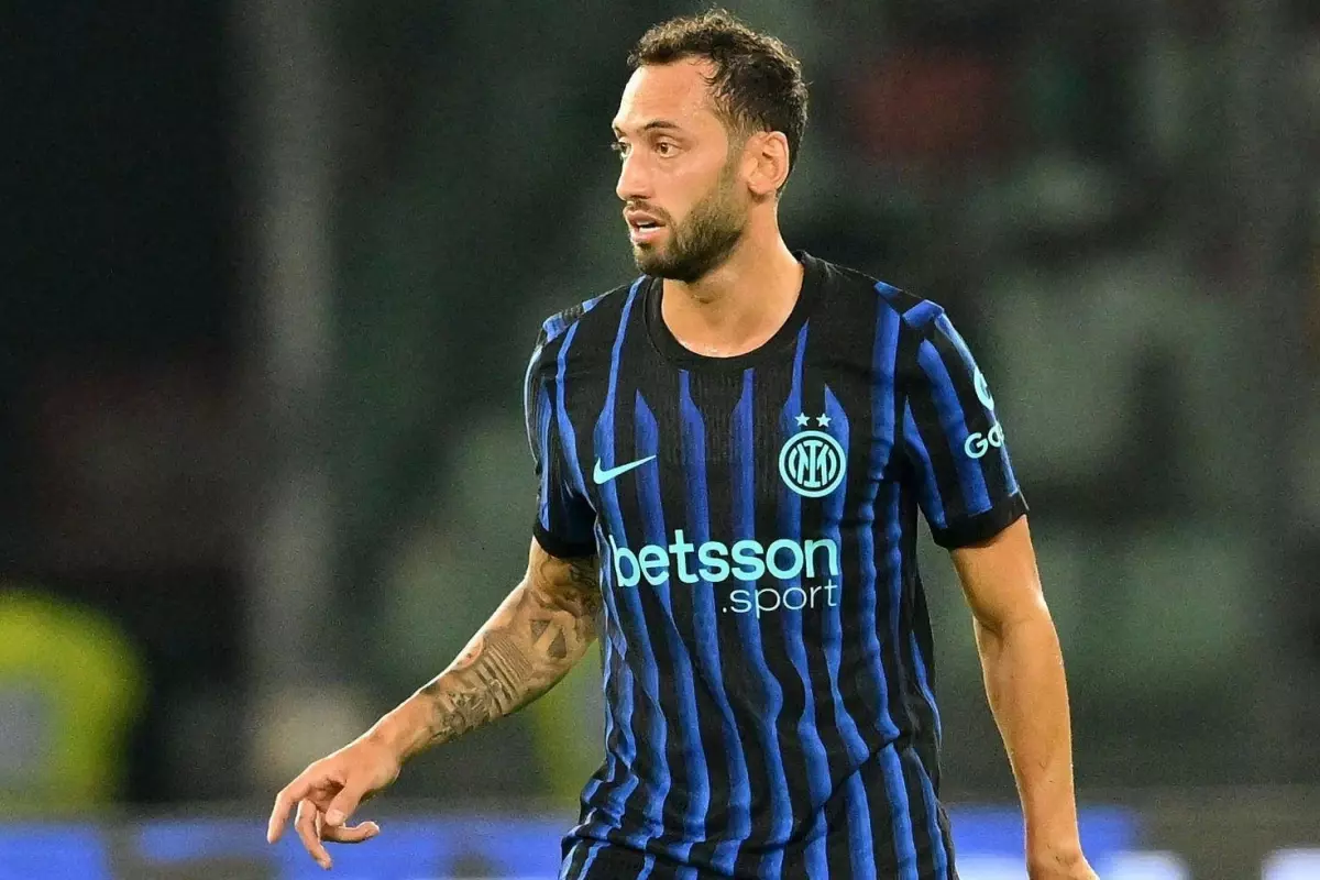 Hakan Çalhanoğlu Galatasaray için gemileri yaktı
