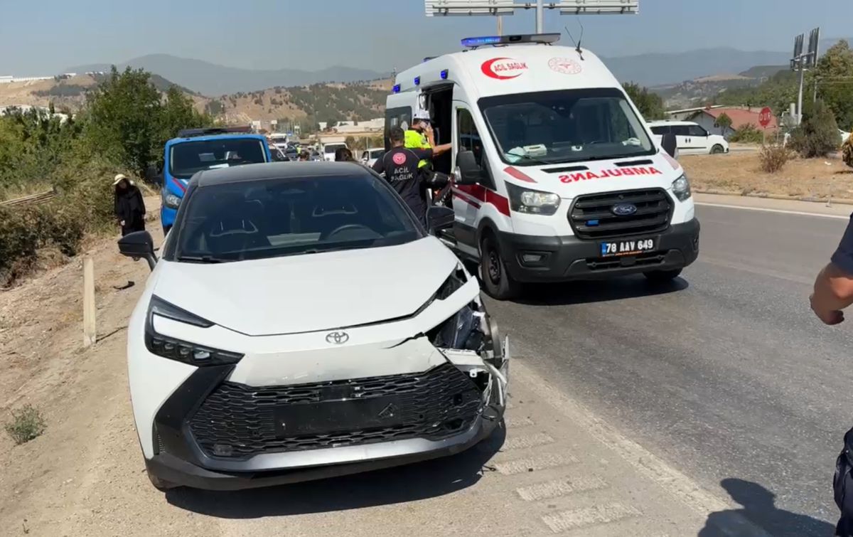 Karabük'te Otomobil Kazası: 3 Yaralı