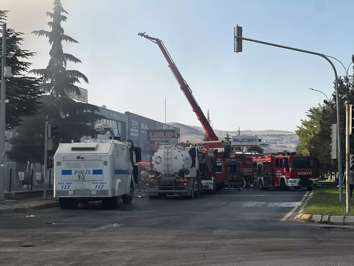 Kayseri'de Yangın Kontrol Altına Alındı