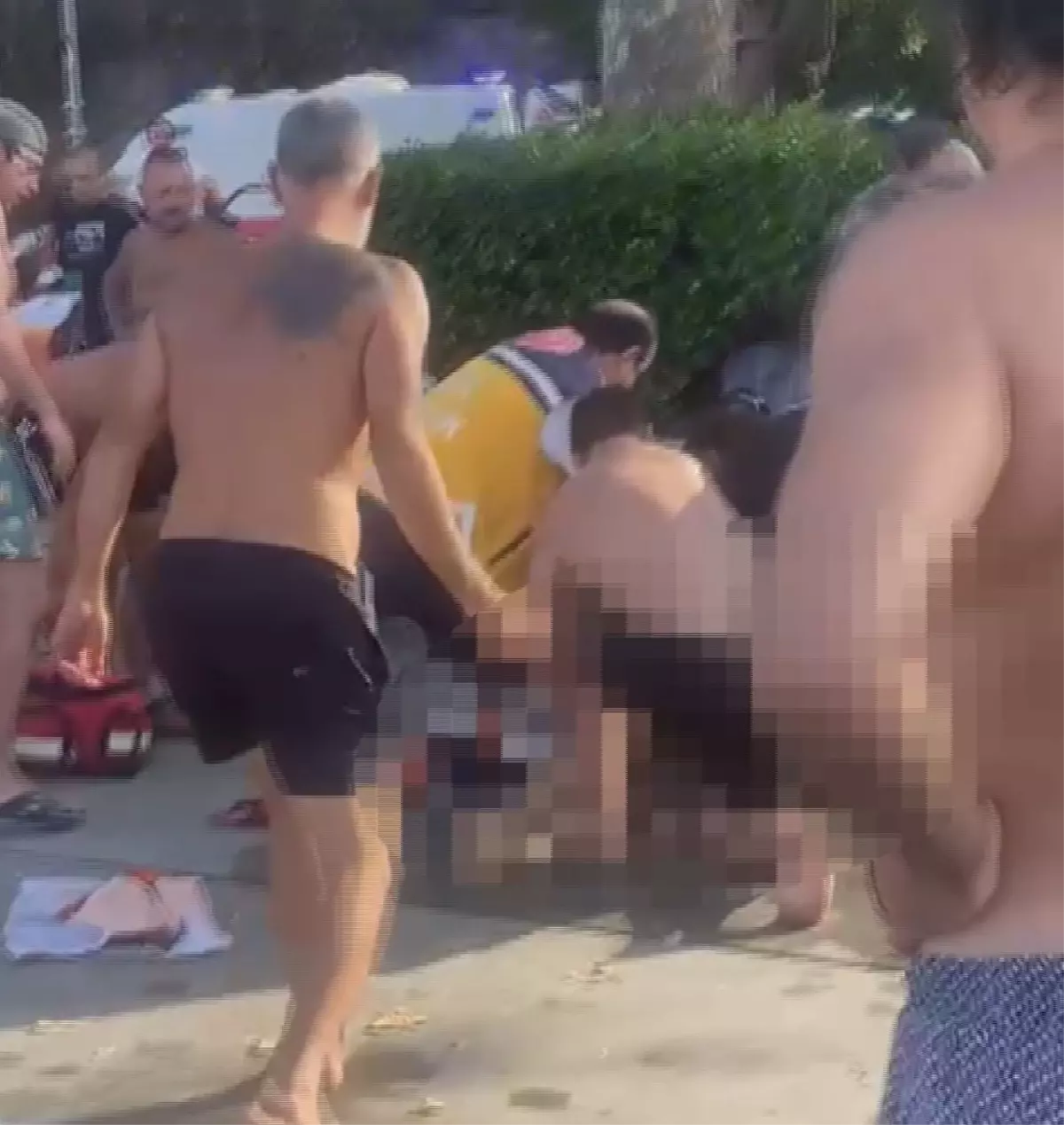 Sarıyer'de Denizde Fenalaşan Kişi Hastaneye Kaldırıldı