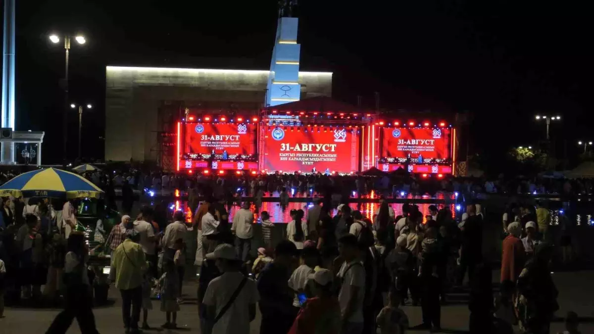 Kırgızistan 34. Bağımsızlık Günü Coşkuyla Kutlandı