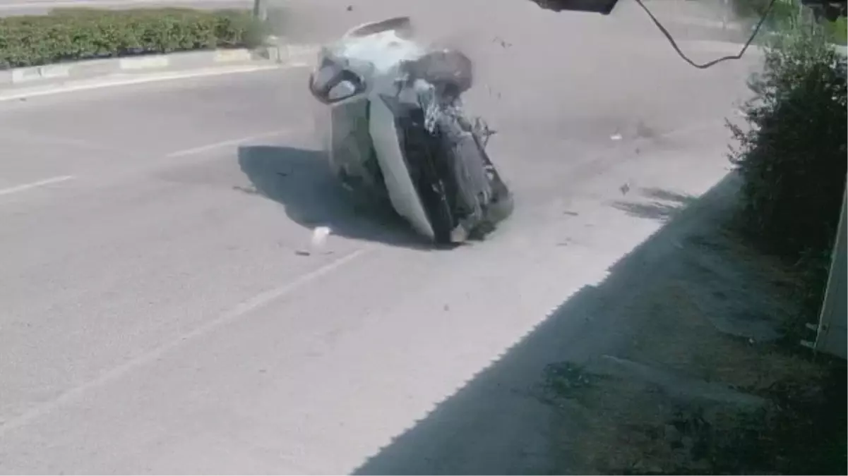 İnegöl'de Feci Kaza: 1'i Ağır 2 Yaralı