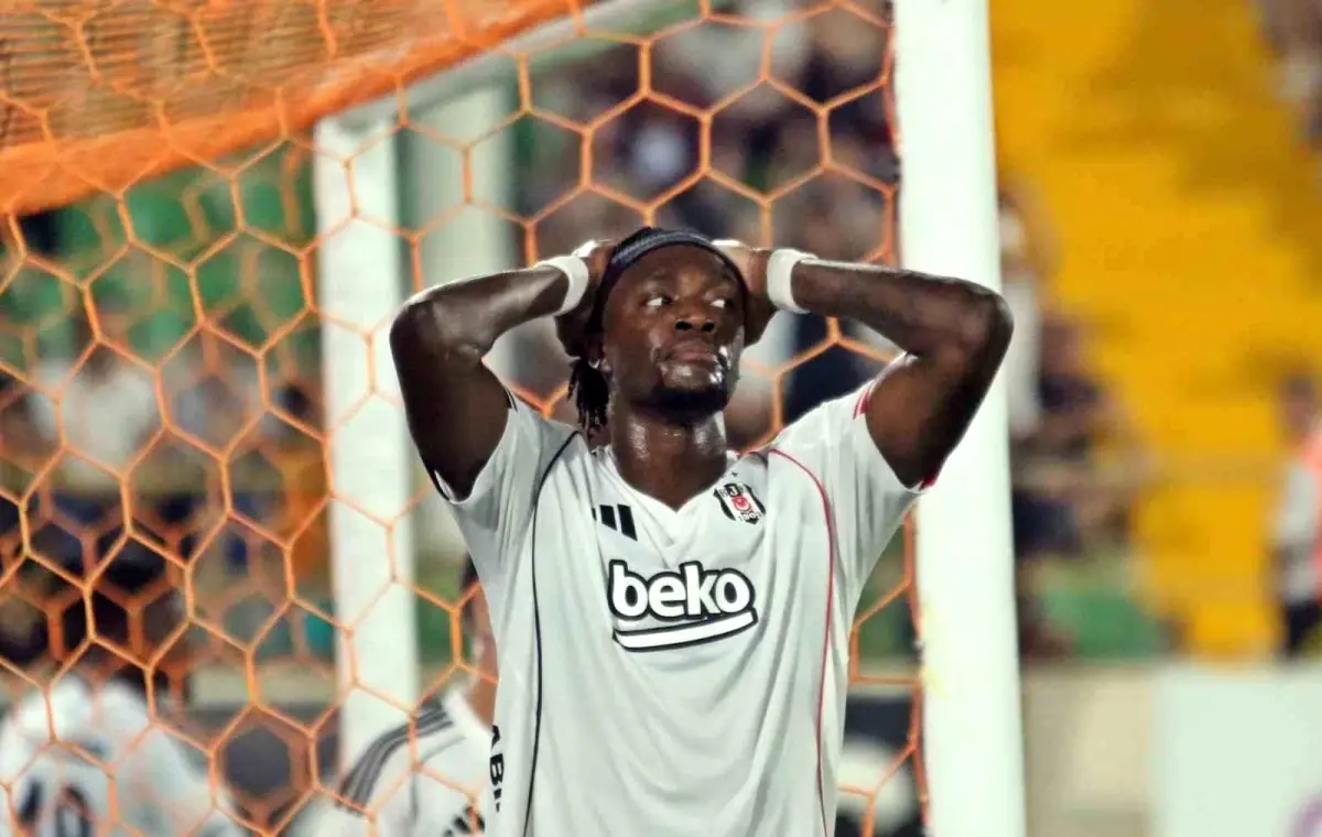Beşiktaş Corendon Alanyaspor'a 2-0 Mağlup Oldu