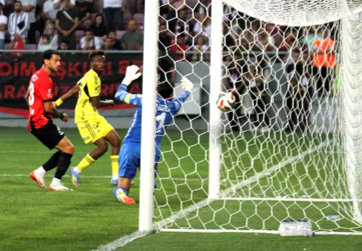 Fenerbahçe, Gençlerbirliği'ni 3-0 Geçti