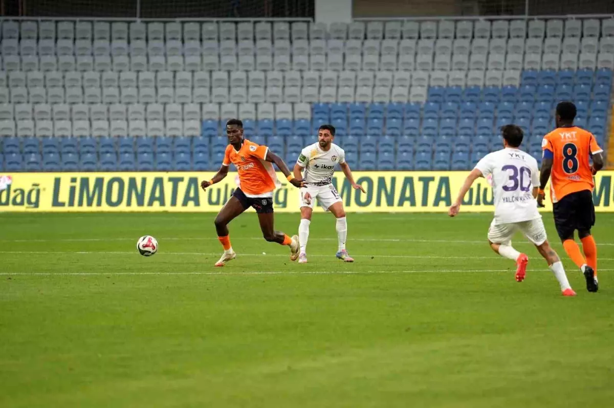 Trendyol Süper Lig: RAMS Başakşehir: 0 Eyüpspor: 0 (Maç devam ediyor)