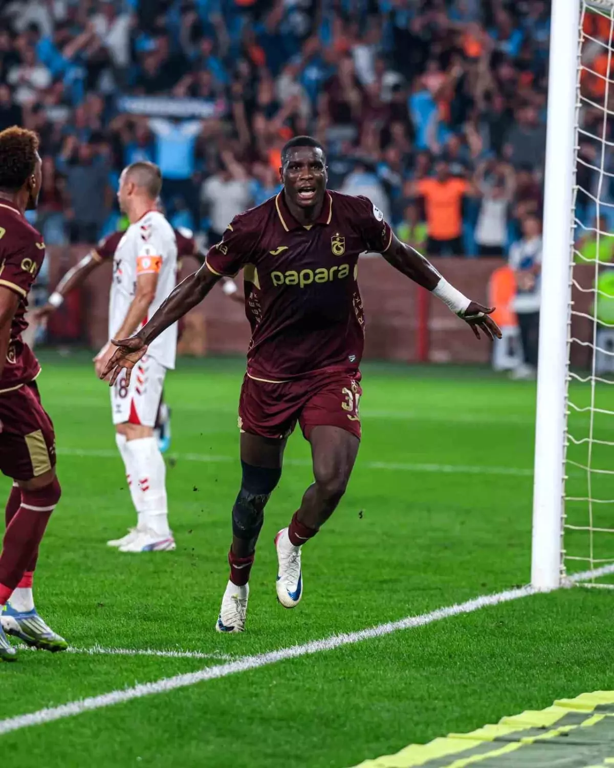 Trendyol Süper Lig'de Trabzonspor, Samsunspor'u 1-0 Önde Tamamladı