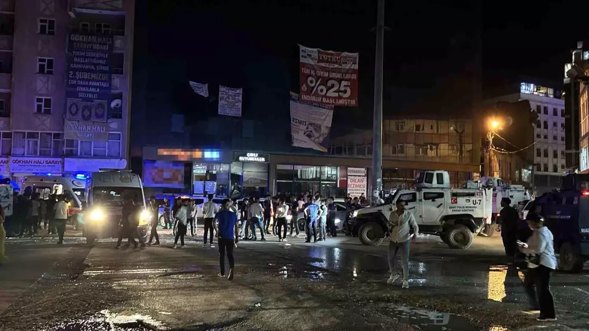 Yüksekova'da İki Grup Arasında Kavga: 1 Yaralı