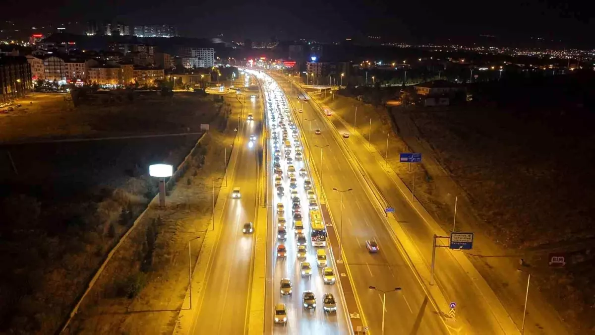Kırıkkale'de Hafta Sonu Trafik Yoğunluğu Havadan Görüntülendi