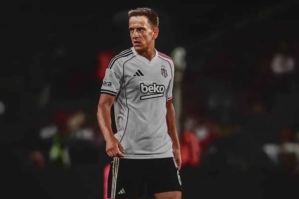Acun Ilıcalı'nın Hull City'si Beşiktaş'tan Amir Hadziahmetovic'i kiraladı