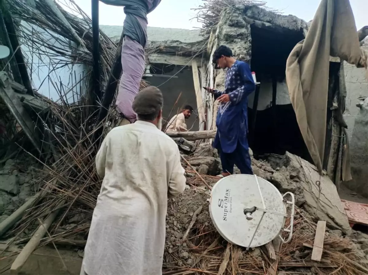 Afganistan'da 6.0 Büyüklüğünde Deprem: 250 Ölü, 500 Yaralı