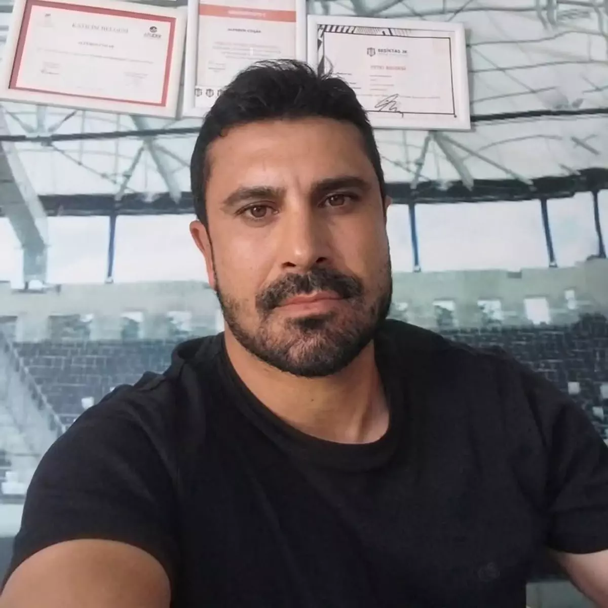 Spor Antrenörü Alperen Coşar, Anahtarını Unutunca Çatıdan Girmeye Çalıştı, Düşerek Hayatını Kaybetti