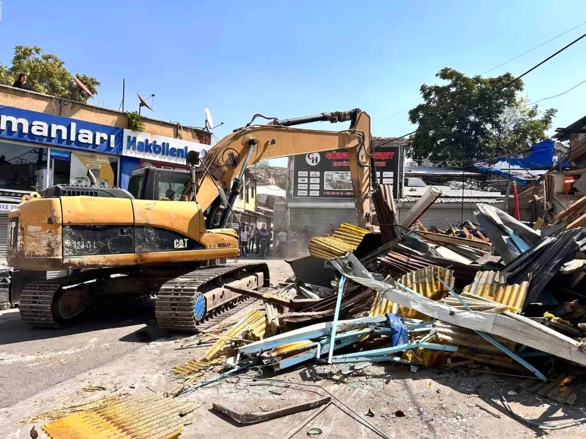 Ankara İtfaiye Meydanı'nda Yıkım Başladı, Esnaf Mağdur