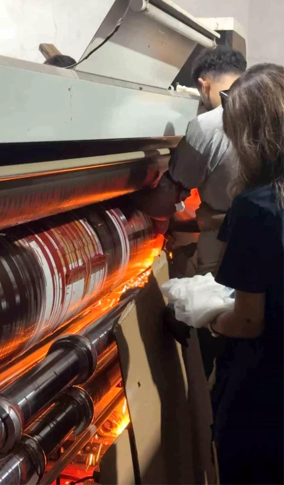 Ataşehir'de İşçi Makineye Sıkıştı: Kurtarıldı