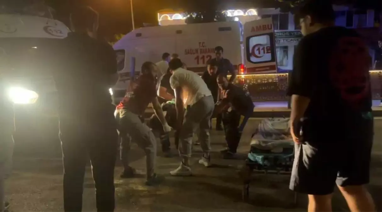 Erzincan'da Trafik Kazası: Motosiklet Yaya ile Çarpıştı, 2 Yaralı