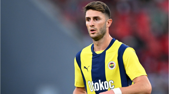 fener in basina talihi kusu kondu yildiz 19002231 6166 m