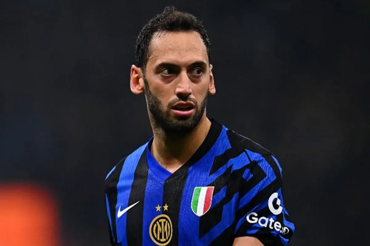 Galatasaray'a İlkay Gündoğan'dan sonra Hakan Çalhanoğlu'nu da getiriyor
