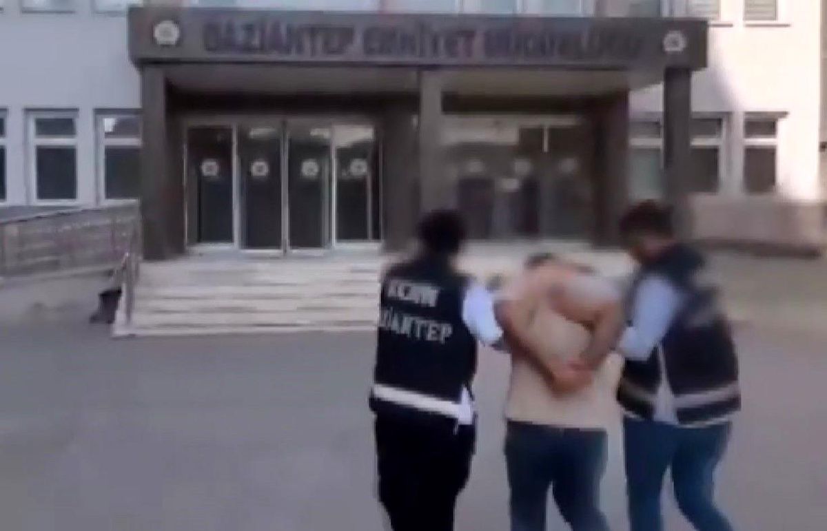Gaziantep'te Kaçakçılık Operasyonu: 3 Tabanca ve 2 Av Tüfeği Ele Geçirildi