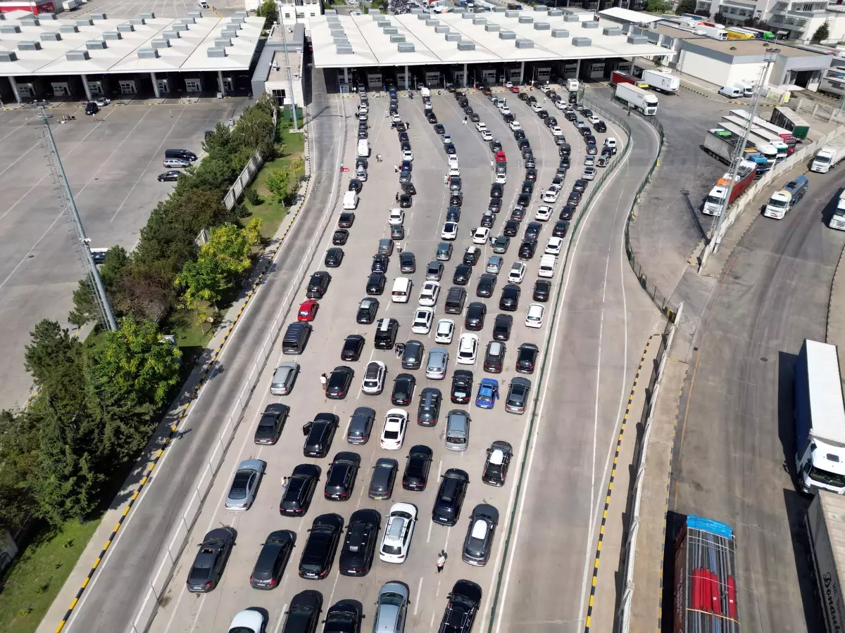Edirne Sınır Kapılarında 3 Ayda 4 Milyon Yolcu Geçiş Yaptı