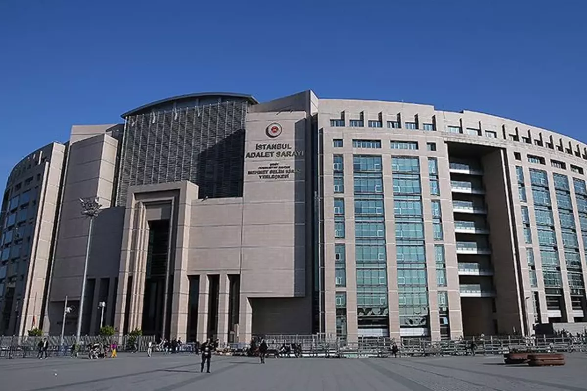 İBB soruşturmasında Murat Gülibrahimoğlu ve Emrah Bağdatlı hakkında kırmızı bülten çıkarıldı