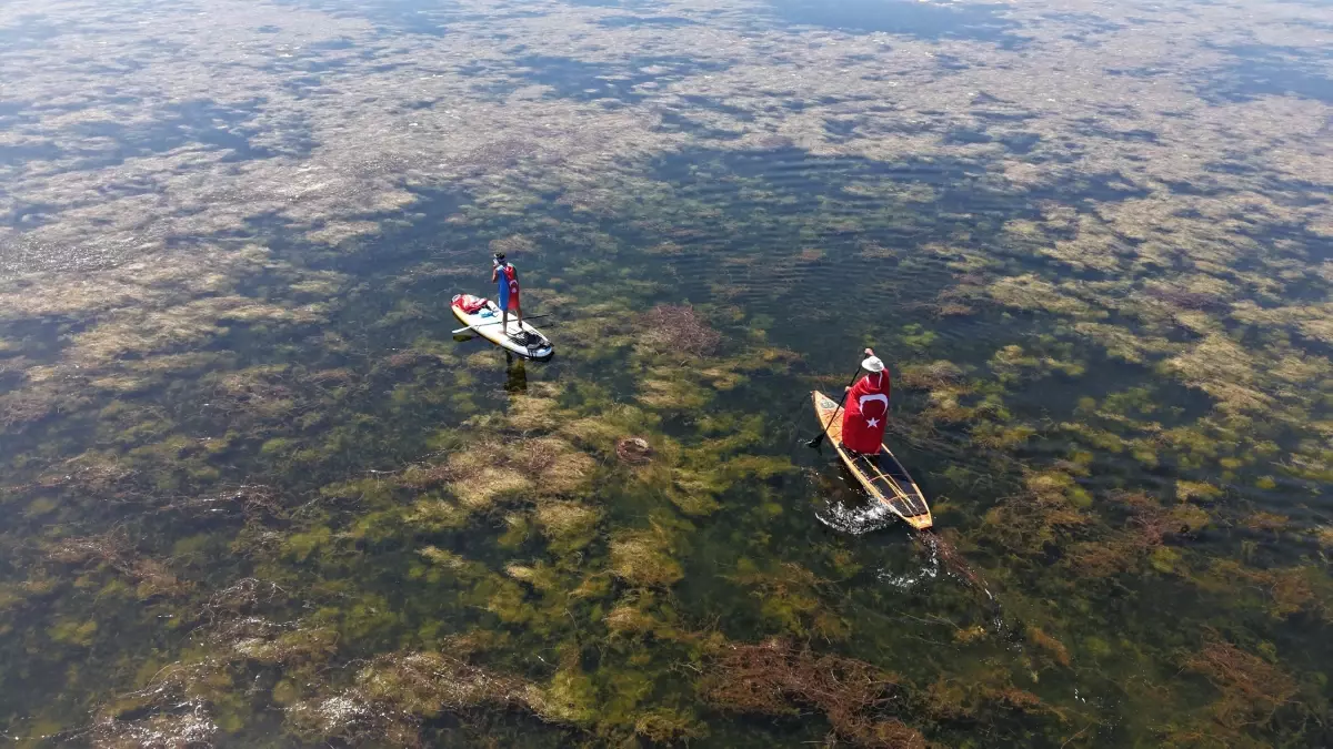 Sporcular, Beyşehir Gölü'nde Kuraklığa Dikkat Çekmek İçin SUP Yüzdü